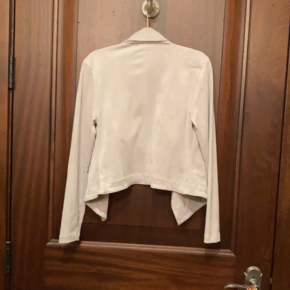 Romeo and Juliet Couture Blazer Jacket - Picture 4 of 15